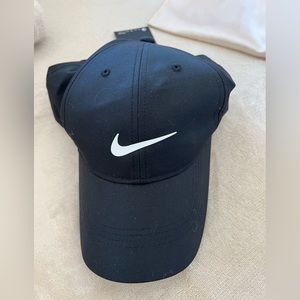 NWT BLACK UNISEX NIKE GOLF HAT 1 SIZE